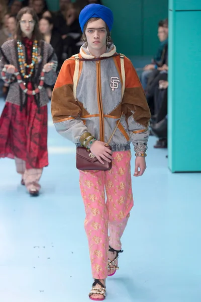 Look 46